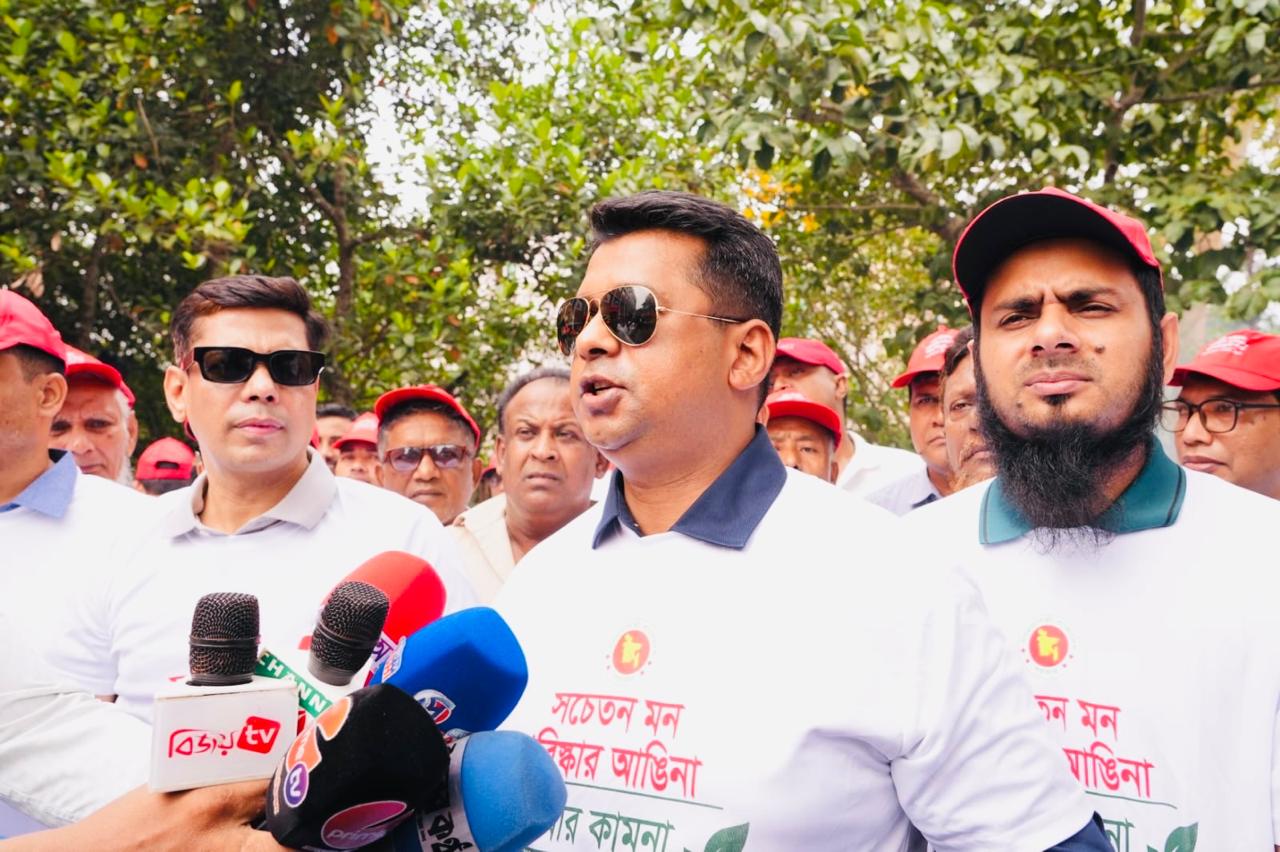 নাগরিকদের আস্থার জায়গা হতে হবে সরকারি কর্মকর্তাদের: ডিসি জাহিদ