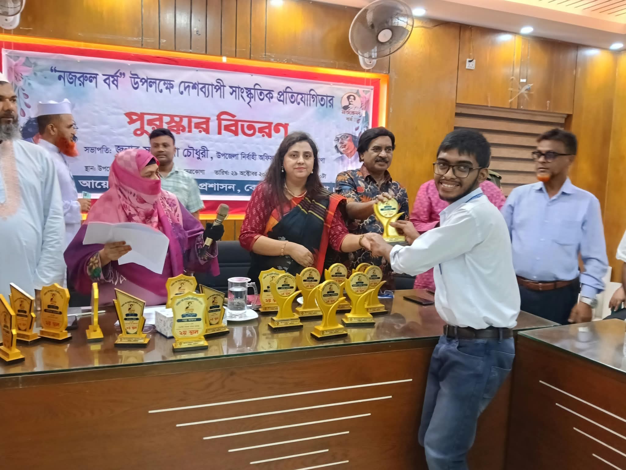 কেন্দুয়ায় “নজরুল বর্ষ” বিজয়ীদের মাঝে পুরস্কার বিতরণ