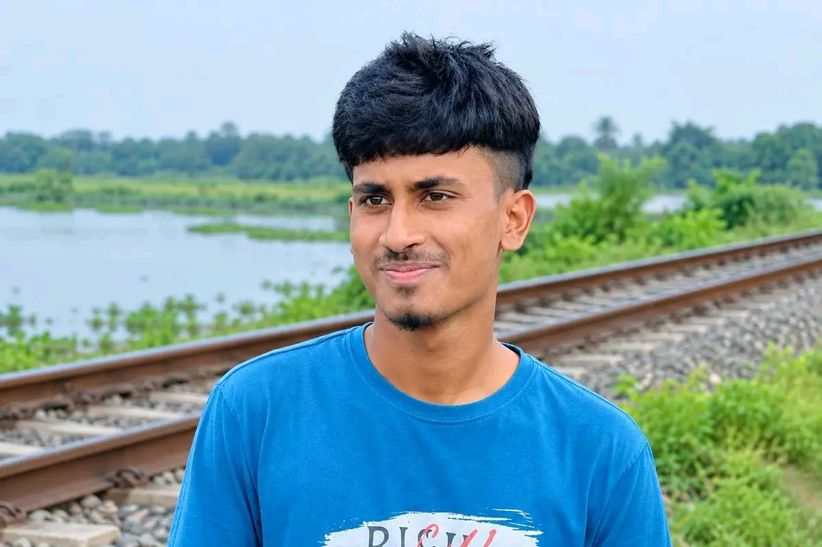 রাজবাড়ীতে ট্রেনের ধাক্কায় নিহত যুবক