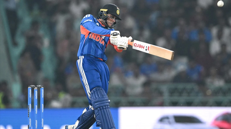 অভিষেকের বিশ্ব রেকর্ড