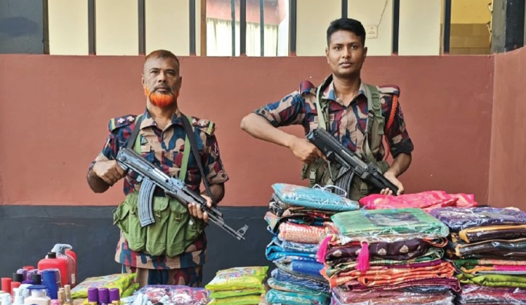 যশোর সীমান্তে ৮ লাখ টাকার চোরাই পণ্য জব্দ