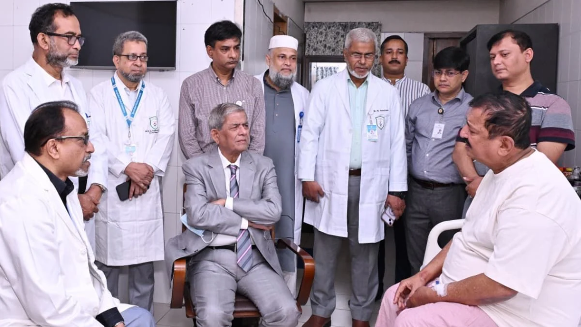 ভূমিমন্ত্রীকে দেখতে হাসপাতালে রাষ্ট্রপতি