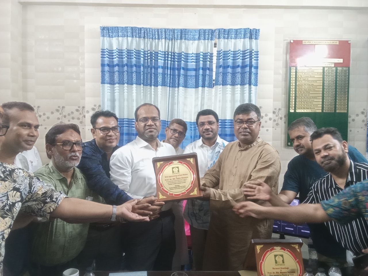 ইবিতে নবনিযুক্ত টিএসসিসি পরিচালক অধ্যাপক ড. মঞ্জুর রহমানের দ্বায়িত্ব গ্রহণ