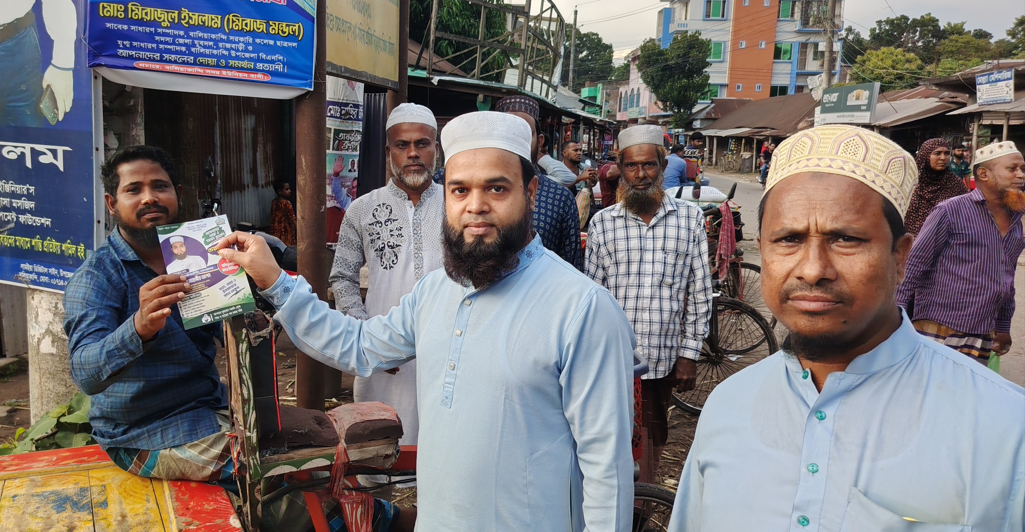 ইউপি চেয়ারম্যান প্রার্থী ইঞ্জিনিয়ার জাহাঙ্গীর আলমের গণসংযোগ ও লিফলেট বিতরণ